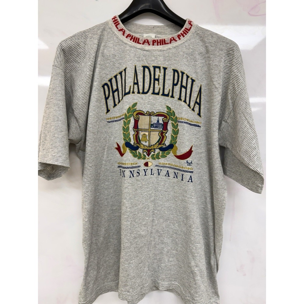 Vintage 1990s Sz XL Striped Philadelphia Souvenir T Shirt City Crest USA Made
